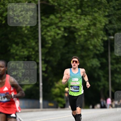 29.06.2025 - hella hamburg halbmarathon Dr. Thomas Lammeyer http://msf.ph/oto/8150342 29.06.2025 09:38:22 Kennedybrücke 28, 36, 39, 47 meine-sportfotos.de