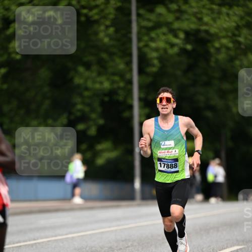 29.06.2025 - hella hamburg halbmarathon Dr. Thomas Lammeyer http://msf.ph/oto/8150361 29.06.2025 09:38:22 Kennedybrücke 28, 36, 39, 47 meine-sportfotos.de