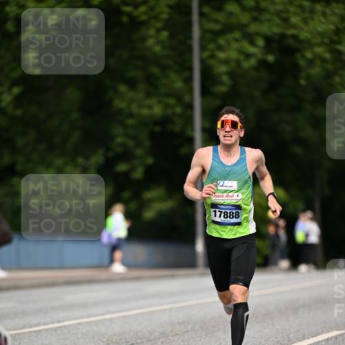 29.06.2025 - hella hamburg halbmarathon Dr. Thomas Lammeyer http://msf.ph/oto/8150367 29.06.2025 09:38:22 Kennedybrücke 28, 36, 39, 47 meine-sportfotos.de