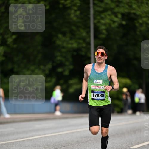 29.06.2025 - hella hamburg halbmarathon Dr. Thomas Lammeyer http://msf.ph/oto/8150372 29.06.2025 09:38:22 Kennedybrücke 28, 36, 39, 47 meine-sportfotos.de