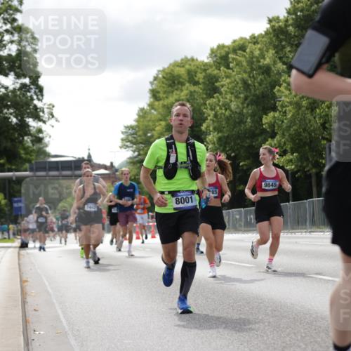 29.06.2025 - hella hamburg halbmarathon Jannik Wohlers http://msf.ph/oto/8150375 29.06.2025 10:13:47 Lombardsbrücke 1194, 1890, 3939, 4032, 4962, 6089, 6287, 7209, 7442, 7991, 8001, 8057, 8409, 8892, 9845, 9886, 11987, 12938, 13285, 13788, 15840, 17439, 18041, 18236, 18239 meine-sportfotos.de