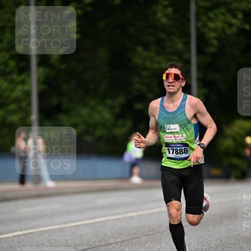 29.06.2025 - hella hamburg halbmarathon Dr. Thomas Lammeyer http://msf.ph/oto/8150378 29.06.2025 09:38:23 Kennedybrücke 28, 36, 39, 47 meine-sportfotos.de