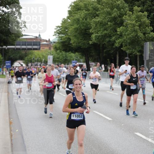 29.06.2025 - hella hamburg halbmarathon Jannik Wohlers http://msf.ph/oto/8150392 29.06.2025 10:50:41 Lombardsbrücke 1129, 1203, 1208, 1404, 1478, 2358, 2859, 3934, 4156, 4713, 4848, 4920, 5286, 5289, 5530, 7012, 7141, 7770, 7771, 7825, 8410, 8779, 9166, 9167, 10552, 10614, 10636, 11052, 11252, 11971, 12301, 12800, 13468, 13522, 14010, 14127, 14152, 14640, 14773, 15250, 15464, 16427, 16727, 16729, 16904, 16928, 17079, 17295, 17735, 19098 meine-sportfotos.de