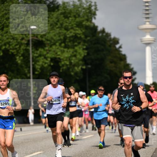 29.06.2025 - hella hamburg halbmarathon Dr. Thomas Lammeyer http://msf.ph/oto/8150462 29.06.2025 10:06:39 Kennedybrücke 1128, 1254, 1733, 2142, 2322, 2685, 2819, 3225, 3780, 3919, 4663, 4985, 5742, 6166, 6295, 6708, 6752, 6860, 6997, 7049, 7243, 7323, 8003, 8364, 8662, 8749, 9006, 9020, 9021, 10295, 10539, 10866, 11191, 11250 meine-sportfotos.de