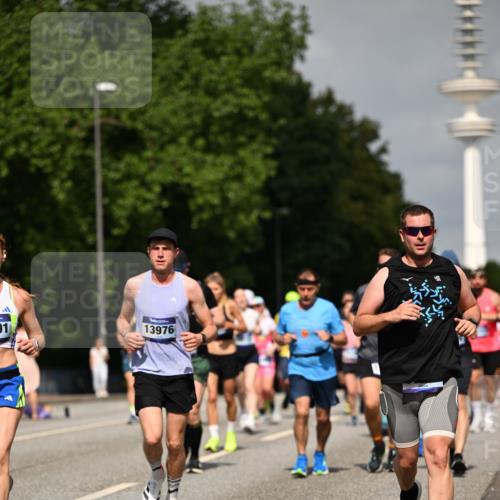 29.06.2025 - hella hamburg halbmarathon Dr. Thomas Lammeyer http://msf.ph/oto/8150469 29.06.2025 10:06:39 Kennedybrücke 1128, 1254, 1733, 2142, 2322, 2685, 2819, 3225, 3780, 3919, 4663, 4985, 5742, 6166, 6295, 6708, 6752, 6860, 6997, 7049, 7243, 7323, 8003, 8364, 8662, 8749, 9006, 9020, 9021, 10295, 10539, 10866, 11191, 11250 meine-sportfotos.de