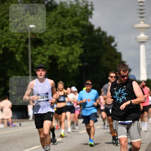 29.06.2025 - hella hamburg halbmarathon Dr. Thomas Lammeyer http://msf.ph/oto/8150494 29.06.2025 10:06:39 Kennedybrücke 1128, 1254, 1733, 2142, 2322, 2685, 2819, 3225, 3780, 3919, 4663, 4985, 5742, 6166, 6295, 6708, 6752, 6860, 6997, 7049, 7243, 7323, 8003, 8364, 8662, 8749, 9006, 9020, 9021, 10295, 10539, 10866, 11191, 11250 meine-sportfotos.de