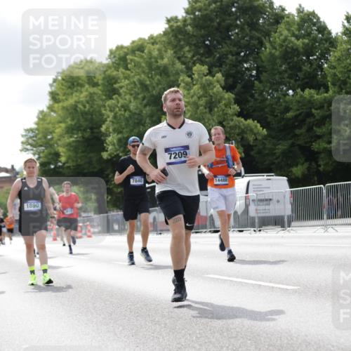 29.06.2025 - hella hamburg halbmarathon Jannik Wohlers http://msf.ph/oto/8150500 29.06.2025 10:13:54 Lombardsbrücke 1890, 3939, 4032, 6028, 6083, 6089, 6287, 6366, 7209, 7442, 7840, 7991, 8001, 8057, 8409, 8892, 9845, 9886, 12467, 12938, 13237, 13285, 14488, 16126 meine-sportfotos.de