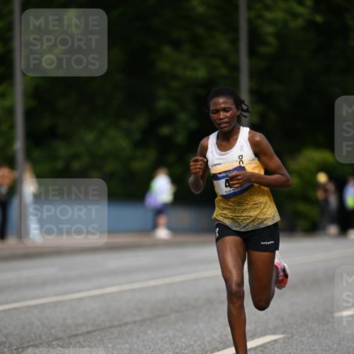 29.06.2025 - hella hamburg halbmarathon Dr. Thomas Lammeyer http://msf.ph/oto/8150506 29.06.2025 09:38:27 Kennedybrücke 28, 39, 47 meine-sportfotos.de