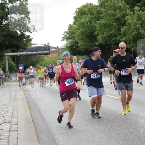 29.06.2025 - hella hamburg halbmarathon Jannik Wohlers http://msf.ph/oto/8150520 29.06.2025 10:50:52 Lombardsbrücke 1203, 1404, 1478, 1617, 2202, 2380, 2484, 2485, 3934, 4156, 4652, 4713, 4920, 5357, 5530, 6961, 7012, 7770, 7771, 8040, 8410, 8672, 9166, 9167, 9582, 9583, 9763, 11034, 11252, 11575, 11608, 11609, 11971, 12301, 13079, 14127, 14152, 15776, 16258, 16427, 16633, 16678, 16928, 17079, 19098, 19106 meine-sportfotos.de