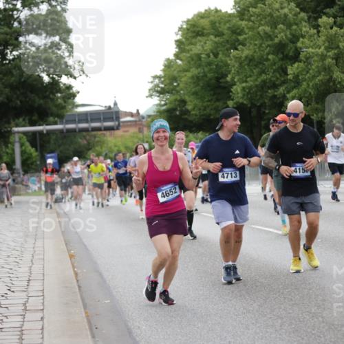 29.06.2025 - hella hamburg halbmarathon Jannik Wohlers http://msf.ph/oto/8150527 29.06.2025 10:50:52 Lombardsbrücke 1203, 1404, 1478, 1617, 2202, 2380, 2484, 2485, 3934, 4156, 4652, 4713, 4920, 5357, 5530, 6961, 7012, 7770, 7771, 8040, 8410, 8672, 9166, 9167, 9582, 9583, 9763, 11034, 11252, 11575, 11608, 11609, 11971, 12301, 13079, 14127, 14152, 15776, 16258, 16427, 16633, 16678, 16928, 17079, 19098, 19106 meine-sportfotos.de