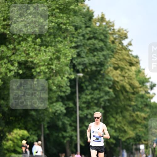 29.06.2025 - hella hamburg halbmarathon Dr. Thomas Lammeyer http://msf.ph/oto/8150530 29.06.2025 09:38:36 Kennedybrücke 28, 47 meine-sportfotos.de