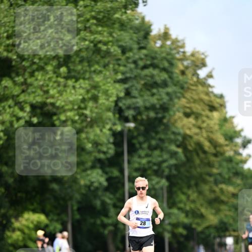 29.06.2025 - hella hamburg halbmarathon Dr. Thomas Lammeyer http://msf.ph/oto/8150548 29.06.2025 09:38:36 Kennedybrücke 28, 47 meine-sportfotos.de