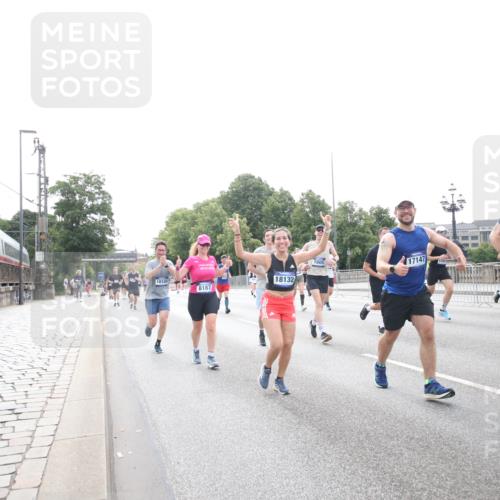 29.06.2025 - hella hamburg halbmarathon Jannik Wohlers http://msf.ph/oto/8150550 29.06.2025 10:23:51 Lombardsbrücke 1005, 1009, 1389, 2132, 2477, 3013, 3185, 3285, 3579, 4162, 4684, 4719, 4993, 5039, 5954, 6478, 6524, 6526, 7426, 7528, 7920, 7975, 8167, 8187, 8297, 9063, 11306, 11347, 12210, 13711, 14433, 14439, 14824, 15352, 15456, 16345, 16861, 17147, 17262, 17414, 17559, 17560, 18077, 18109, 18132, 18210 meine-sportfotos.de