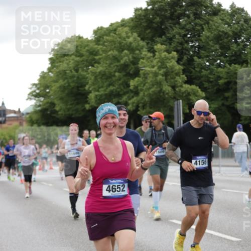 29.06.2025 - hella hamburg halbmarathon Jannik Wohlers http://msf.ph/oto/8150562 29.06.2025 10:50:53 Lombardsbrücke 1203, 1404, 1478, 1617, 2202, 2380, 2484, 2485, 3934, 4156, 4652, 4713, 4878, 4920, 5357, 5394, 5530, 6961, 7012, 7769, 8040, 8410, 8672, 9166, 9167, 9582, 9583, 9763, 11034, 11575, 11608, 11609, 11971, 12301, 13079, 14127, 14152, 15776, 16258, 16427, 16633, 16678, 16928, 17079, 19098, 19106 meine-sportfotos.de