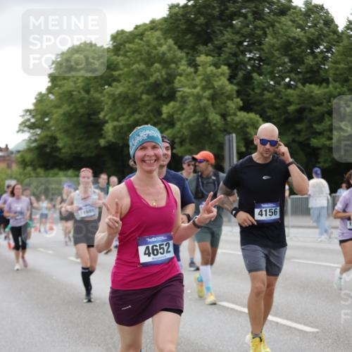 29.06.2025 - hella hamburg halbmarathon Jannik Wohlers http://msf.ph/oto/8150572 29.06.2025 10:50:53 Lombardsbrücke 1203, 1404, 1478, 1617, 2202, 2380, 2484, 2485, 3934, 4156, 4652, 4713, 4878, 4920, 5357, 5394, 5530, 6961, 7012, 7769, 8040, 8410, 8672, 9166, 9167, 9582, 9583, 9763, 11034, 11575, 11608, 11609, 11971, 12301, 13079, 14127, 14152, 15776, 16258, 16427, 16633, 16678, 16928, 17079, 19098, 19106 meine-sportfotos.de