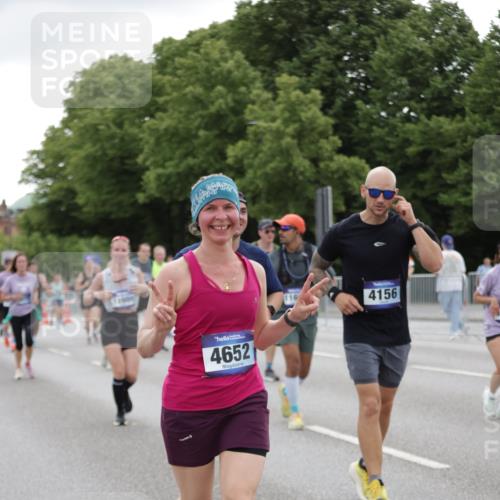 29.06.2025 - hella hamburg halbmarathon Jannik Wohlers http://msf.ph/oto/8150578 29.06.2025 10:50:53 Lombardsbrücke 1203, 1404, 1478, 1617, 2202, 2380, 2484, 2485, 3934, 4156, 4652, 4713, 4878, 4920, 5357, 5394, 5530, 6961, 7012, 7769, 8040, 8410, 8672, 9166, 9167, 9582, 9583, 9763, 11034, 11575, 11608, 11609, 11971, 12301, 13079, 14127, 14152, 15776, 16258, 16427, 16633, 16678, 16928, 17079, 19098, 19106 meine-sportfotos.de