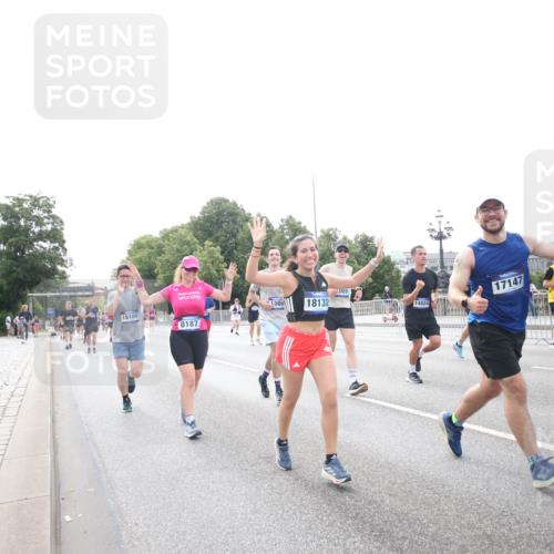29.06.2025 - hella hamburg halbmarathon Jannik Wohlers http://msf.ph/oto/8150586 29.06.2025 10:23:51 Lombardsbrücke 1005, 1009, 1389, 2132, 2477, 3013, 3185, 3285, 3579, 4162, 4684, 4719, 4993, 5039, 5954, 6478, 6524, 6526, 7426, 7528, 7920, 7975, 8167, 8187, 8297, 9063, 11306, 11347, 12210, 13711, 14433, 14439, 14824, 15352, 15456, 16345, 16861, 17147, 17262, 17414, 17559, 17560, 18077, 18109, 18132, 18210 meine-sportfotos.de