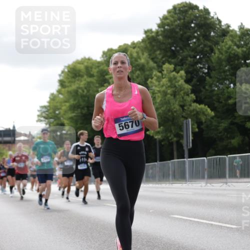 29.06.2025 - hella hamburg halbmarathon Jannik Wohlers http://msf.ph/oto/8150631 29.06.2025 10:14:05 Lombardsbrücke 1406, 1728, 2494, 2990, 3020, 3154, 3756, 3834, 5670, 6028, 6083, 6089, 6366, 7209, 7802, 7840, 8147, 8409, 8892, 10224, 10610, 12467, 12901, 13237, 14488, 16036, 16126, 16167, 16287, 16288, 17975 meine-sportfotos.de