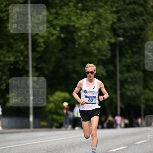 29.06.2025 - hella hamburg halbmarathon Dr. Thomas Lammeyer http://msf.ph/oto/8150650 29.06.2025 09:38:38 Kennedybrücke 28, 42, 47 meine-sportfotos.de