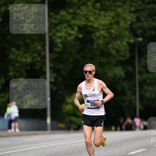 29.06.2025 - hella hamburg halbmarathon Dr. Thomas Lammeyer http://msf.ph/oto/8150663 29.06.2025 09:38:38 Kennedybrücke 28, 42, 47 meine-sportfotos.de
