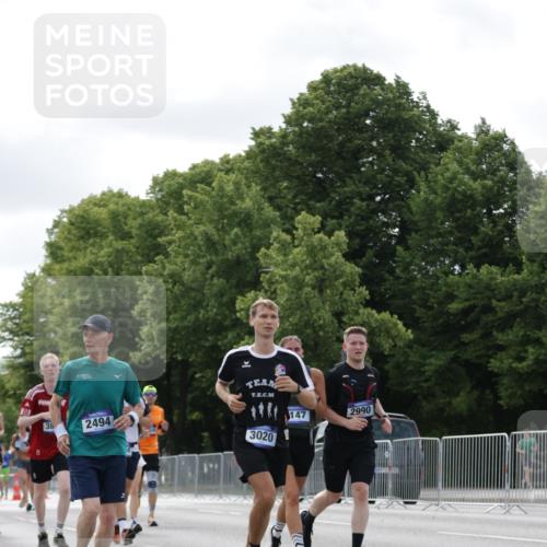 29.06.2025 - hella hamburg halbmarathon Jannik Wohlers http://msf.ph/oto/8150664 29.06.2025 10:14:07 Lombardsbrücke 1406, 1728, 2494, 2990, 3020, 3154, 3756, 3834, 5191, 5670, 6028, 6083, 6089, 6366, 7209, 7802, 7840, 8147, 8892, 10224, 10610, 12467, 12901, 13237, 14488, 15048, 16036, 16126, 16167, 16287, 16288, 17975 meine-sportfotos.de