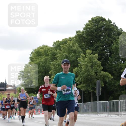 29.06.2025 - hella hamburg halbmarathon Jannik Wohlers http://msf.ph/oto/8150707 29.06.2025 10:14:08 Lombardsbrücke 1406, 1728, 2494, 2990, 3020, 3154, 3756, 3834, 5191, 5670, 6028, 6083, 6366, 7209, 7802, 7840, 8147, 9663, 10224, 10610, 12467, 12901, 13237, 13673, 14488, 15048, 16036, 16126, 16167, 16287, 16288, 16776, 17975 meine-sportfotos.de
