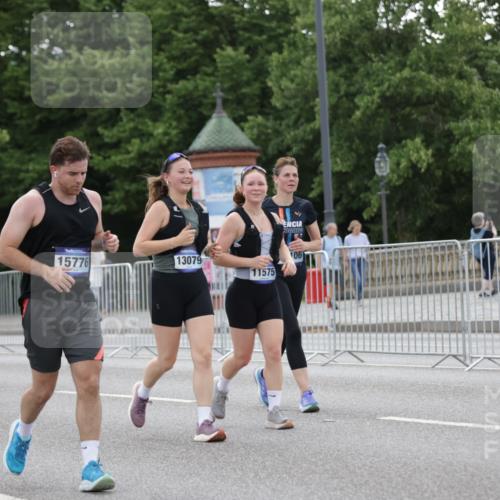 29.06.2025 - hella hamburg halbmarathon Jannik Wohlers http://msf.ph/oto/8150712 29.06.2025 10:51:01 Lombardsbrücke 1617, 1997, 2202, 2308, 2380, 2484, 2485, 2736, 2778, 4652, 4748, 4808, 4878, 5357, 5394, 6091, 6945, 6954, 6961, 7769, 7841, 7871, 7992, 8040, 8125, 8672, 9166, 9582, 9583, 9763, 10496, 11034, 11268, 11575, 11608, 11609, 11913, 13079, 13598, 13710, 13769, 15092, 15776, 16258, 16633, 16642, 16678, 16807, 16928, 19106 meine-sportfotos.de