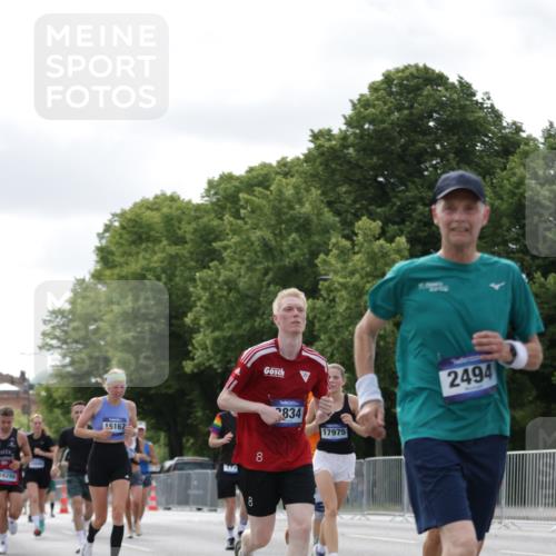 29.06.2025 - hella hamburg halbmarathon Jannik Wohlers http://msf.ph/oto/8150725 29.06.2025 10:14:09 Lombardsbrücke 1406, 1728, 2494, 2990, 3020, 3154, 3756, 3834, 5191, 5670, 6028, 6083, 6366, 7802, 7840, 8147, 9556, 9663, 9709, 10224, 10610, 12467, 12901, 13237, 13366, 13386, 13673, 13674, 14488, 15048, 16036, 16126, 16167, 16287, 16288, 16776, 17975 meine-sportfotos.de
