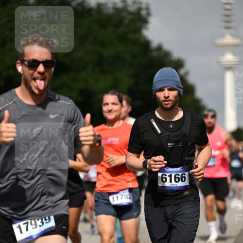 29.06.2025 - hella hamburg halbmarathon Dr. Thomas Lammeyer http://msf.ph/oto/8150727 29.06.2025 10:06:44 Kennedybrücke 1128, 1254, 1414, 1733, 2142, 2685, 2819, 3225, 3780, 3919, 4985, 5742, 6166, 6295, 6708, 6752, 6860, 6997, 7049, 7323, 8003, 8364, 8662, 8749, 9006, 10295, 10539, 10866, 11191, 11250 meine-sportfotos.de