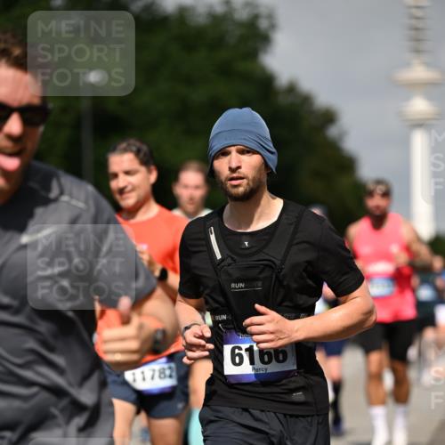 29.06.2025 - hella hamburg halbmarathon Dr. Thomas Lammeyer http://msf.ph/oto/8150747 29.06.2025 10:06:44 Kennedybrücke 1128, 1254, 1414, 1733, 2142, 2685, 2819, 3225, 3780, 3919, 4985, 5742, 6166, 6295, 6708, 6752, 6860, 6997, 7049, 7323, 8003, 8364, 8662, 8749, 9006, 10295, 10539, 10866, 11191, 11250 meine-sportfotos.de