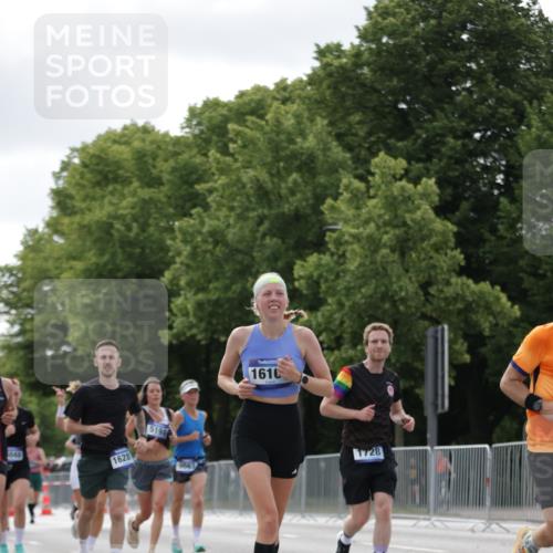 29.06.2025 - hella hamburg halbmarathon Jannik Wohlers http://msf.ph/oto/8150760 29.06.2025 10:14:11 Lombardsbrücke 1406, 1728, 2494, 2990, 3020, 3154, 3756, 3834, 5191, 5670, 5981, 6028, 6083, 6366, 7802, 8147, 8755, 9556, 9663, 9709, 10224, 10610, 12467, 12901, 13237, 13366, 13386, 13673, 13674, 15048, 16036, 16126, 16167, 16287, 16288, 16776, 17296, 17453, 17975 meine-sportfotos.de