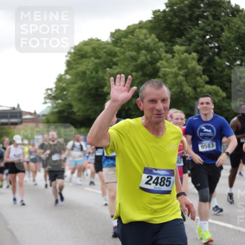29.06.2025 - hella hamburg halbmarathon Jannik Wohlers http://msf.ph/oto/8150794 29.06.2025 10:51:03 Lombardsbrücke 1617, 1997, 2202, 2308, 2380, 2484, 2485, 2736, 2778, 4652, 4748, 4808, 4878, 5291, 5357, 5394, 5716, 5717, 6091, 6885, 6945, 6954, 6961, 7769, 7841, 7871, 7992, 8040, 8125, 8672, 9340, 9582, 9583, 9763, 10496, 11034, 11268, 11575, 11608, 11609, 11913, 12766, 13079, 13598, 13710, 13769, 15092, 15776, 16258, 16595, 16633, 16642, 16678, 16807, 19106 meine-sportfotos.de