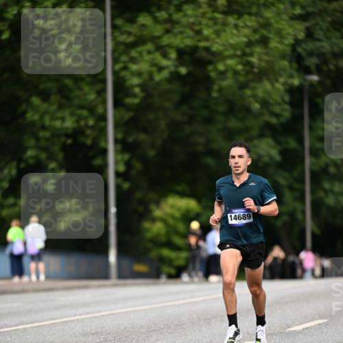 29.06.2025 - hella hamburg halbmarathon Dr. Thomas Lammeyer http://msf.ph/oto/8150801 29.06.2025 09:38:45 Kennedybrücke 28, 42 meine-sportfotos.de