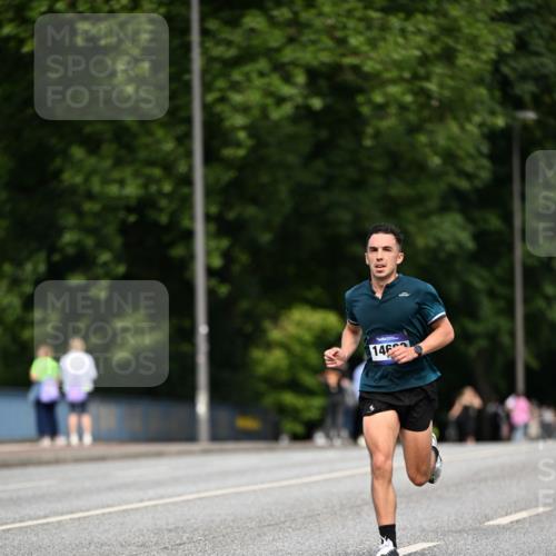 29.06.2025 - hella hamburg halbmarathon Dr. Thomas Lammeyer http://msf.ph/oto/8150810 29.06.2025 09:38:45 Kennedybrücke 28, 42 meine-sportfotos.de