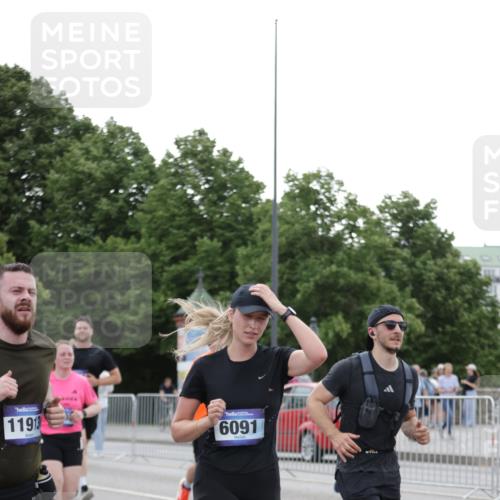 29.06.2025 - hella hamburg halbmarathon Jannik Wohlers http://msf.ph/oto/8150811 29.06.2025 10:51:08 Lombardsbrücke 1617, 1997, 2308, 2484, 2485, 2593, 2736, 2778, 3240, 4748, 4808, 4878, 5291, 5357, 5394, 5716, 5717, 6007, 6091, 6885, 6945, 6954, 6961, 7769, 7841, 7871, 7992, 8040, 8125, 8399, 8672, 9340, 9462, 9582, 9583, 9763, 10496, 11034, 11268, 11575, 11875, 11913, 12766, 13079, 13598, 13710, 13769, 15092, 15776, 16258, 16595, 16642, 16678, 16807, 17641, 19106 meine-sportfotos.de
