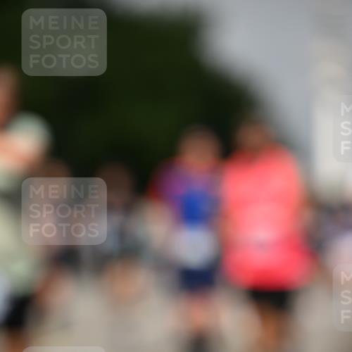 29.06.2025 - hella hamburg halbmarathon Dr. Thomas Lammeyer http://msf.ph/oto/8150818 29.06.2025 10:06:46 Kennedybrücke 1254, 1414, 1733, 2142, 2685, 2819, 3225, 3780, 3919, 5742, 6166, 6295, 6708, 6752, 6815, 6997, 7049, 7323, 8003, 8364, 8483, 8662, 8749, 9006, 10295, 10539, 11191, 11250 meine-sportfotos.de