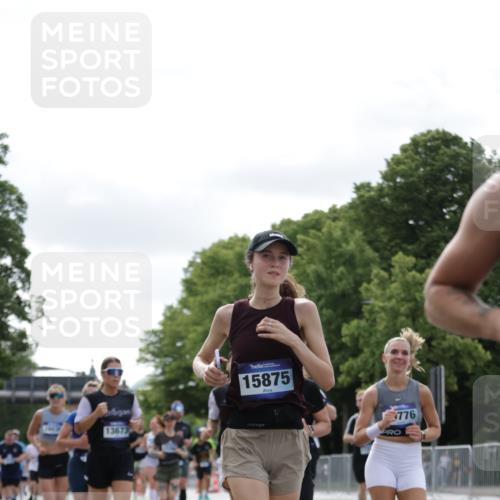 29.06.2025 - hella hamburg halbmarathon Jannik Wohlers http://msf.ph/oto/8150838 29.06.2025 10:14:15 Lombardsbrücke 1406, 1728, 2046, 2494, 2990, 3020, 3154, 3454, 3691, 3756, 3834, 5191, 5670, 5981, 6935, 7802, 8055, 8147, 8755, 9556, 9663, 9709, 10224, 10391, 10610, 12901, 13212, 13366, 13386, 13673, 13674, 14497, 15048, 16036, 16167, 16287, 16288, 16776, 17296, 17453, 17975 meine-sportfotos.de