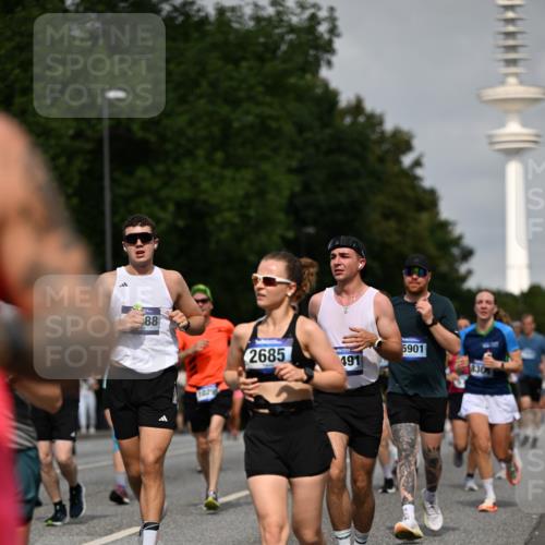 29.06.2025 - hella hamburg halbmarathon Dr. Thomas Lammeyer http://msf.ph/oto/8150846 29.06.2025 10:06:48 Kennedybrücke 1254, 1414, 2142, 2685, 2780, 2819, 3225, 3780, 3919, 5742, 6166, 6208, 6295, 6708, 6752, 6815, 6997, 7049, 7323, 7869, 8003, 8364, 8481, 8483, 8662, 8749, 9006, 10295, 10539, 11191, 11250 meine-sportfotos.de