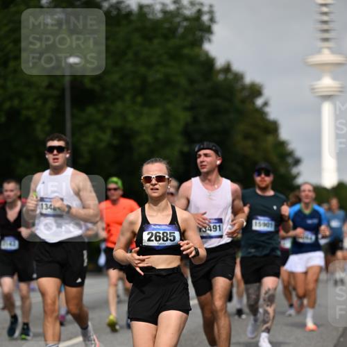 29.06.2025 - hella hamburg halbmarathon Dr. Thomas Lammeyer http://msf.ph/oto/8150858 29.06.2025 10:06:49 Kennedybrücke 1414, 2142, 2685, 2712, 2780, 2819, 3225, 3780, 3919, 5742, 6166, 6208, 6295, 6708, 6752, 6815, 6997, 7049, 7323, 7869, 8003, 8364, 8481, 8483, 8662, 8749, 9006, 10295, 10539, 11191, 11250 meine-sportfotos.de