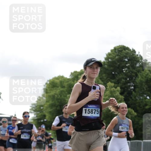 29.06.2025 - hella hamburg halbmarathon Jannik Wohlers http://msf.ph/oto/8150860 29.06.2025 10:14:15 Lombardsbrücke 1406, 1728, 2046, 2494, 2990, 3020, 3154, 3454, 3691, 3756, 3834, 5191, 5670, 5981, 6935, 7802, 8055, 8147, 8755, 9556, 9663, 9709, 10224, 10391, 10610, 12901, 13212, 13366, 13386, 13673, 13674, 14497, 15048, 16036, 16167, 16287, 16288, 16776, 17296, 17453, 17975 meine-sportfotos.de