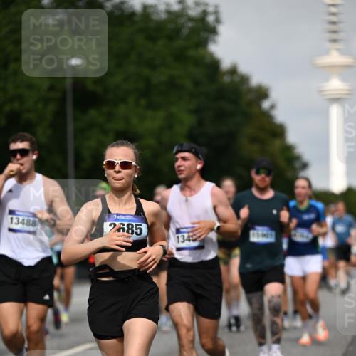 29.06.2025 - hella hamburg halbmarathon Dr. Thomas Lammeyer http://msf.ph/oto/8150871 29.06.2025 10:06:49 Kennedybrücke 1414, 2142, 2685, 2712, 2780, 2819, 3225, 3780, 3919, 5742, 6166, 6208, 6295, 6708, 6752, 6815, 6997, 7049, 7323, 7869, 8003, 8364, 8481, 8483, 8662, 8749, 9006, 10295, 10539, 11191, 11250 meine-sportfotos.de