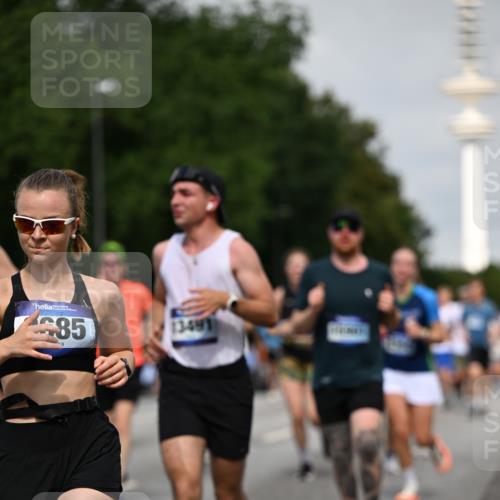 29.06.2025 - hella hamburg halbmarathon Dr. Thomas Lammeyer http://msf.ph/oto/8150890 29.06.2025 10:06:50 Kennedybrücke 1414, 2142, 2685, 2712, 2780, 2819, 3225, 3919, 5742, 6166, 6208, 6295, 6752, 6815, 6997, 7323, 7869, 8003, 8364, 8481, 8483, 8624, 8662, 8749, 9006, 10295, 10539, 11191, 11250 meine-sportfotos.de