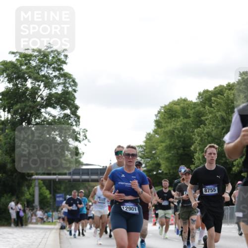 29.06.2025 - hella hamburg halbmarathon Jannik Wohlers http://msf.ph/oto/8150892 29.06.2025 10:14:18 Lombardsbrücke 1071, 1728, 2046, 2601, 2690, 2990, 3020, 3154, 3454, 3691, 3834, 5191, 5670, 5981, 6935, 7195, 8055, 8147, 8755, 9173, 9556, 9663, 9709, 10391, 10610, 11643, 12901, 13212, 13366, 13386, 13673, 13674, 14015, 14497, 15048, 15700, 16036, 16167, 16287, 16288, 16776, 17296, 17453, 17975 meine-sportfotos.de
