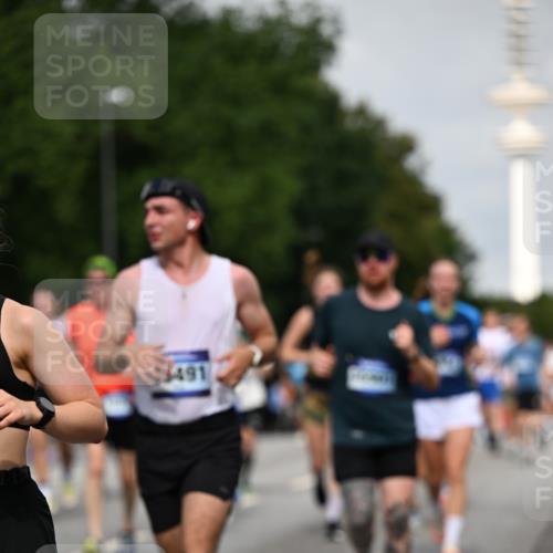 29.06.2025 - hella hamburg halbmarathon Dr. Thomas Lammeyer http://msf.ph/oto/8150900 29.06.2025 10:06:50 Kennedybrücke 1414, 2142, 2685, 2712, 2780, 2819, 3225, 3919, 5742, 6166, 6208, 6295, 6752, 6815, 6997, 7323, 7869, 8003, 8364, 8481, 8483, 8624, 8662, 8749, 9006, 10295, 10539, 11191, 11250 meine-sportfotos.de