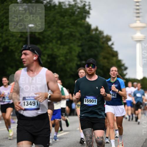 29.06.2025 - hella hamburg halbmarathon Dr. Thomas Lammeyer http://msf.ph/oto/8150902 29.06.2025 10:06:51 Kennedybrücke 1414, 2142, 2685, 2712, 2780, 2819, 3225, 3919, 6166, 6208, 6295, 6752, 6815, 6997, 7323, 7869, 8003, 8364, 8481, 8483, 8624, 8662, 8749, 9006, 10295, 10539, 11191, 11250 meine-sportfotos.de