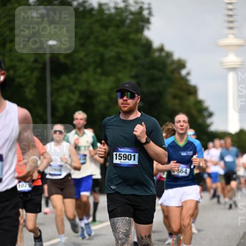 29.06.2025 - hella hamburg halbmarathon Dr. Thomas Lammeyer http://msf.ph/oto/8150919 29.06.2025 10:06:51 Kennedybrücke 1414, 2142, 2685, 2712, 2780, 2819, 3225, 3919, 6166, 6208, 6295, 6752, 6815, 6997, 7323, 7869, 8003, 8364, 8481, 8483, 8624, 8662, 8749, 9006, 10295, 10539, 11191, 11250 meine-sportfotos.de