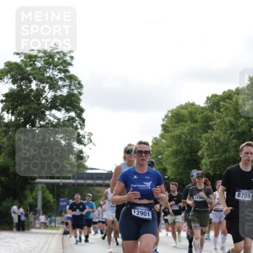 29.06.2025 - hella hamburg halbmarathon Jannik Wohlers http://msf.ph/oto/8150922 29.06.2025 10:14:18 Lombardsbrücke 1071, 1728, 2046, 2601, 2690, 2990, 3020, 3154, 3454, 3691, 3834, 5191, 5670, 5981, 6935, 7195, 8055, 8147, 8755, 9173, 9556, 9663, 9709, 10391, 10610, 11643, 12901, 13212, 13366, 13386, 13673, 13674, 14015, 14497, 15048, 15700, 16036, 16167, 16287, 16288, 16776, 17296, 17453, 17975 meine-sportfotos.de