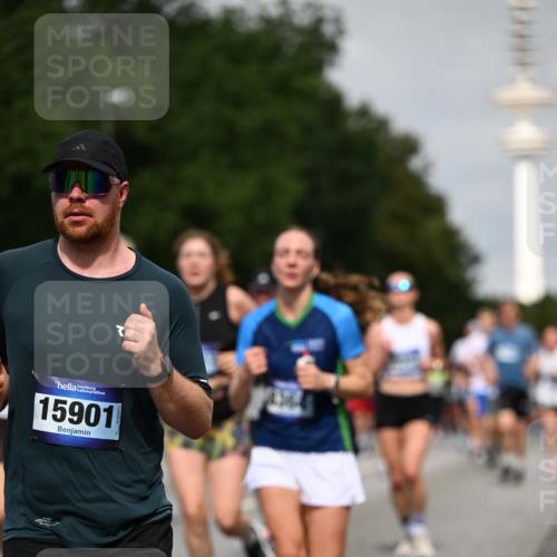 29.06.2025 - hella hamburg halbmarathon Dr. Thomas Lammeyer http://msf.ph/oto/8150951 29.06.2025 10:06:52 Kennedybrücke 1414, 2142, 2685, 2712, 2780, 2819, 3225, 3919, 6166, 6208, 6295, 6752, 6815, 6997, 7323, 7869, 8003, 8364, 8481, 8483, 8624, 8662, 9006, 10128, 10295, 10539, 11191, 11250 meine-sportfotos.de