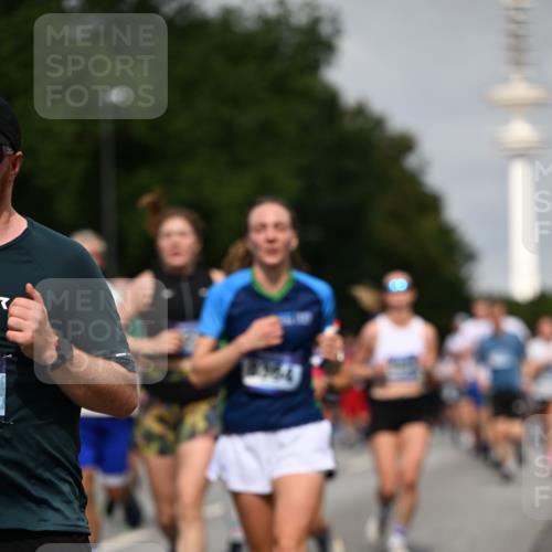29.06.2025 - hella hamburg halbmarathon Dr. Thomas Lammeyer http://msf.ph/oto/8150961 29.06.2025 10:06:53 Kennedybrücke 1414, 2142, 2685, 2712, 2780, 2819, 3225, 3919, 5734, 6166, 6208, 6295, 6752, 6815, 6997, 7323, 7869, 8003, 8364, 8481, 8483, 8624, 8662, 9006, 10128, 10295, 10539, 11191, 11250 meine-sportfotos.de