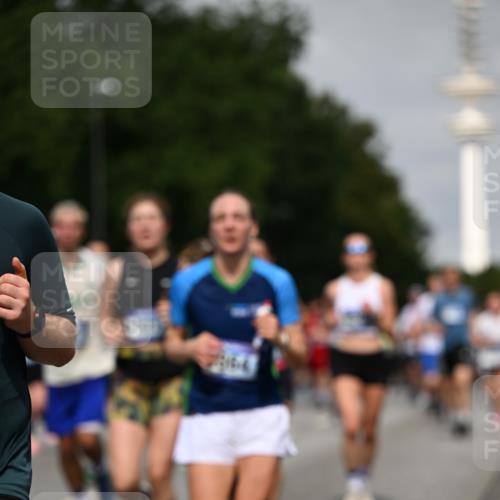 29.06.2025 - hella hamburg halbmarathon Dr. Thomas Lammeyer http://msf.ph/oto/8150964 29.06.2025 10:06:53 Kennedybrücke 1414, 2142, 2685, 2712, 2780, 2819, 3225, 3919, 5734, 6166, 6208, 6295, 6752, 6815, 6997, 7323, 7869, 8003, 8364, 8481, 8483, 8624, 8662, 9006, 10128, 10295, 10539, 11191, 11250 meine-sportfotos.de